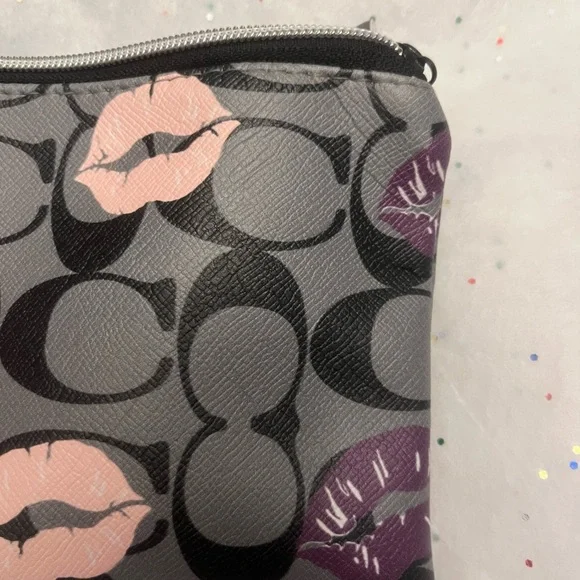 Cosmetic Bag - Picture 6 of 8